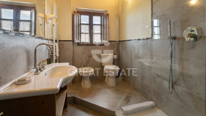 Image No.25-14 Bed Country House for sale