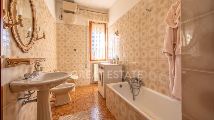 Image No.23-3 Bed Country House for sale