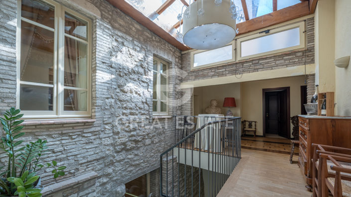 Image No.29-5 Bed Townhouse for sale