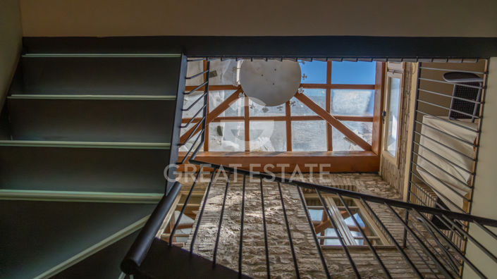 Image No.40-5 Bed Townhouse for sale