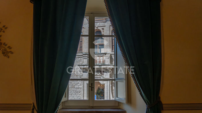 Image No.44-5 Bed Townhouse for sale