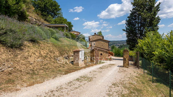 Image No.21-4 Bed Country House for sale