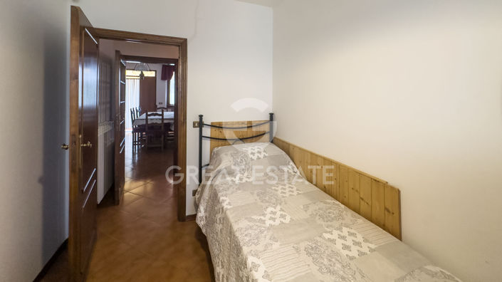 Image No.27-3 Bed Country House for sale