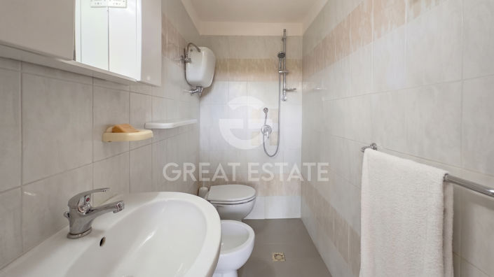Image No.30-3 Bed Country House for sale
