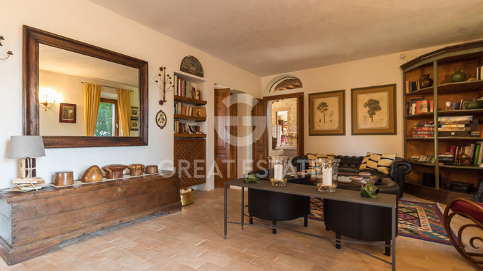 Image No.23-7 Bed Country House for sale