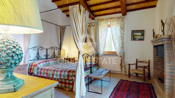 Image No.31-7 Bed Country House for sale