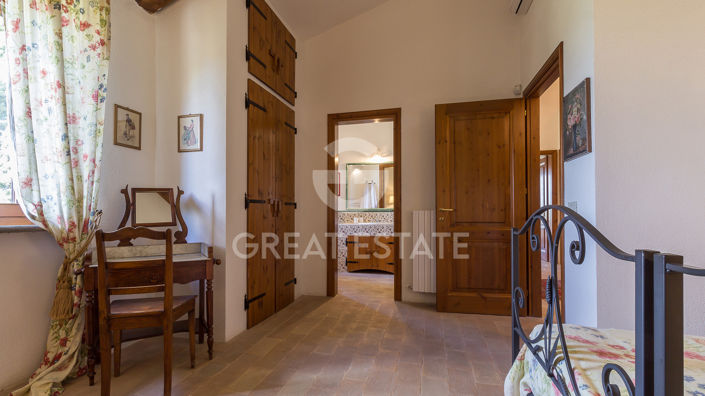 Image No.37-7 Bed Country House for sale
