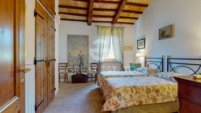 Image No.39-7 Bed Country House for sale