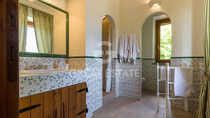 Image No.40-7 Bed Country House for sale