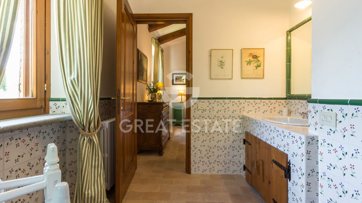 Image No.41-7 Bed Country House for sale