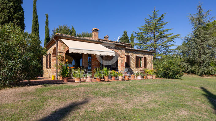Image No.8-3 Bed Country House for sale