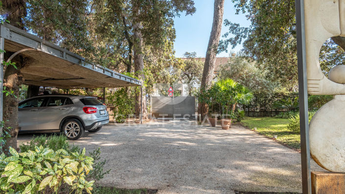 Image No.17-5 Bed Country House for sale