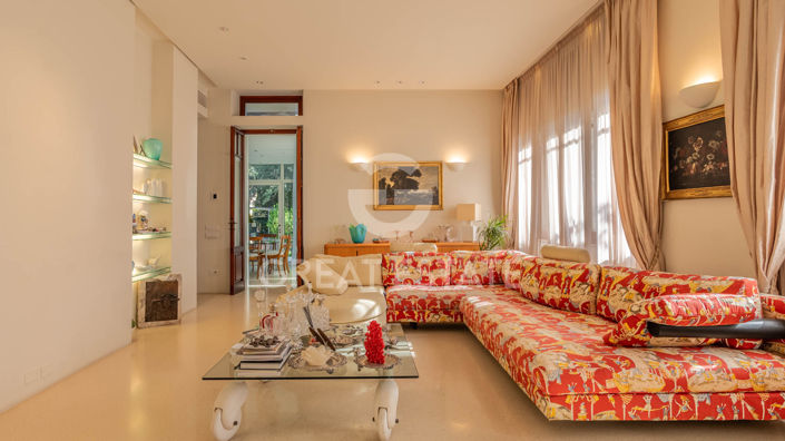 Image No.20-5 Bed Country House for sale