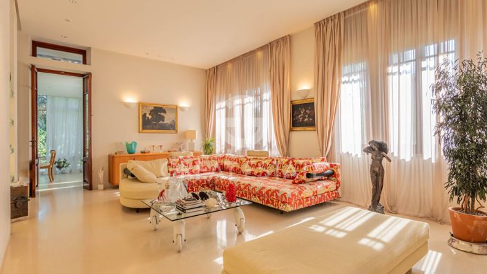 Image No.22-5 Bed Country House for sale