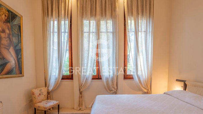 Image No.25-5 Bed Country House for sale