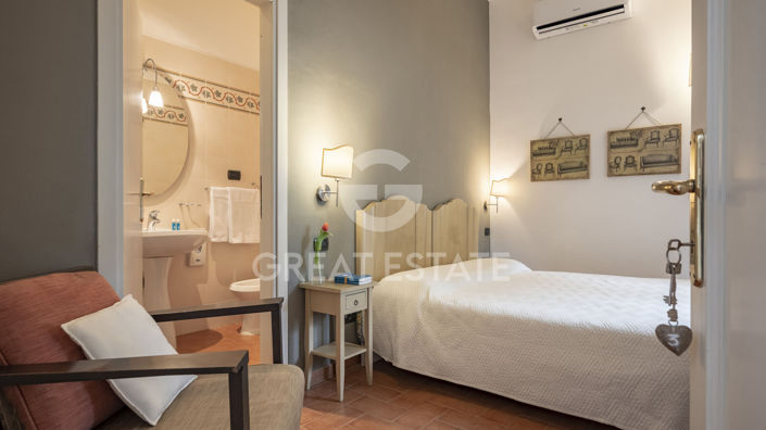 Image No.14-9 Bed Country House for sale
