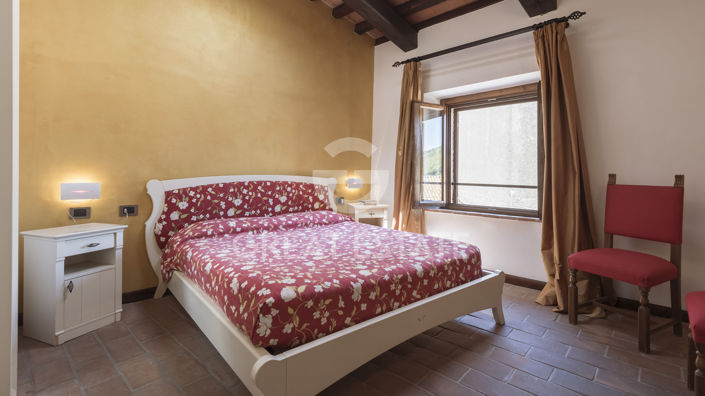 Image No.20-9 Bed Country House for sale