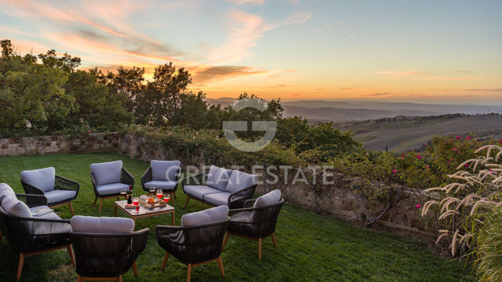 Image No.14-6 Bed Country House for sale