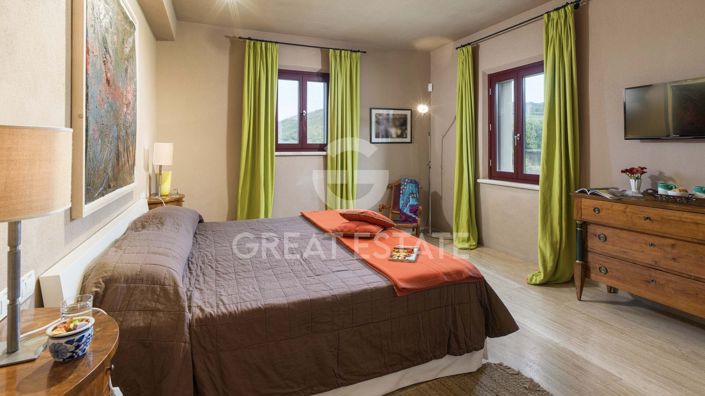 Image No.22-6 Bed Country House for sale