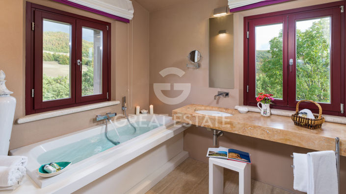 Image No.26-6 Bed Country House for sale