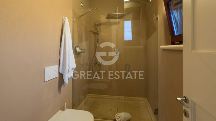 Image No.32-6 Bed Country House for sale