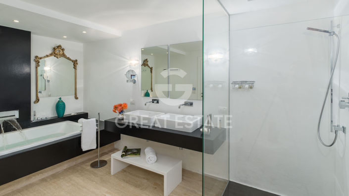 Image No.39-6 Bed Country House for sale