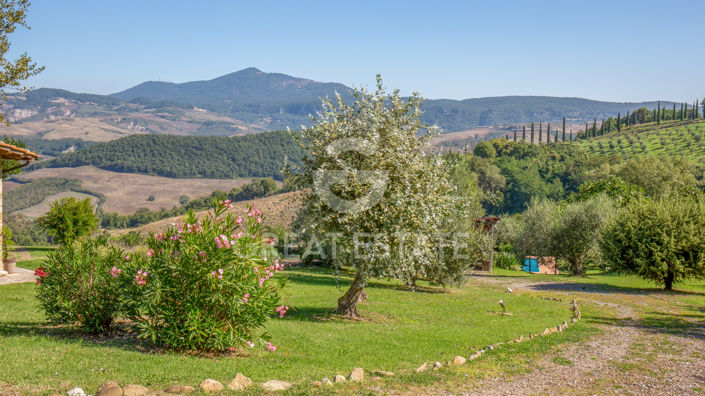 Image No.20-4 Bed Country House for sale