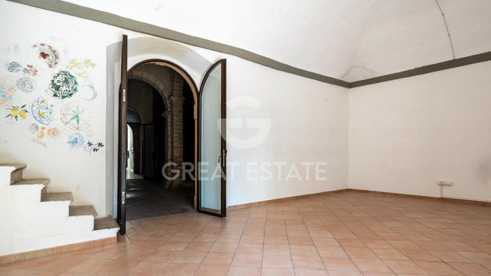 Image No.10-10 Bed Apartment for sale
