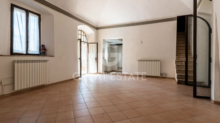 Image No.11-10 Bed Apartment for sale