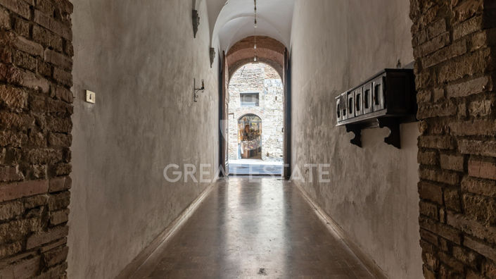 Image No.16-10 Bed Apartment for sale