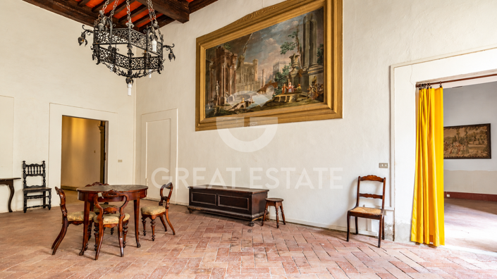 Image No.21-10 Bed Apartment for sale