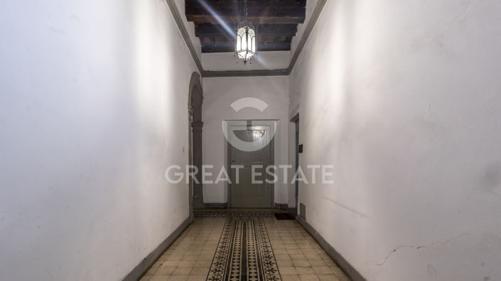 Image No.7-10 Bed Apartment for sale