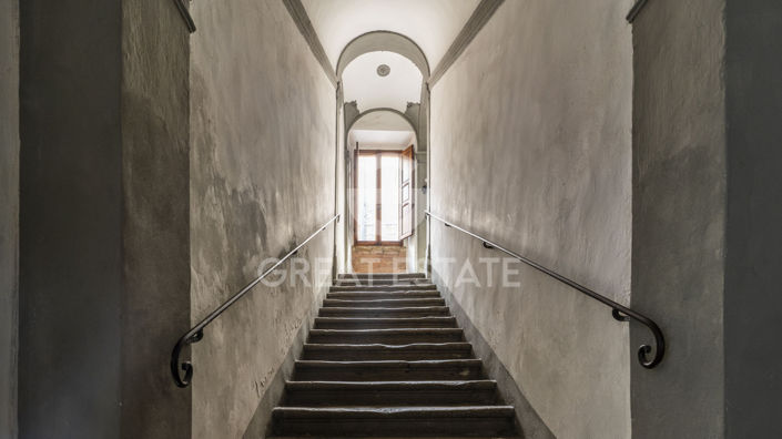Image No.9-10 Bed Apartment for sale