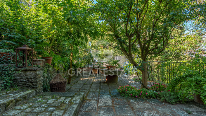 Image No.18-5 Bed Country House for sale