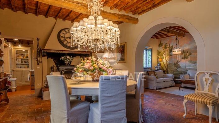Image No.24-5 Bed Country House for sale