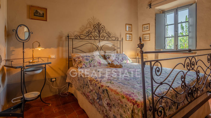 Image No.26-5 Bed Country House for sale