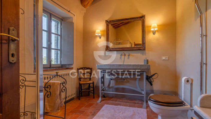 Image No.32-5 Bed Country House for sale
