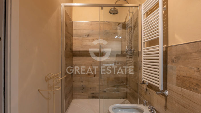 Image No.45-5 Bed Country House for sale