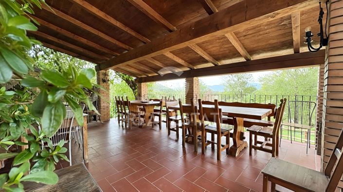 Image No.31-6 Bed Farmhouse for sale