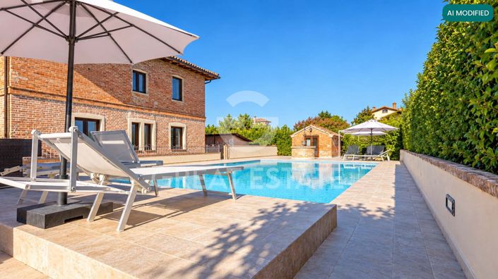Image No.10-5 Bed Villa for sale