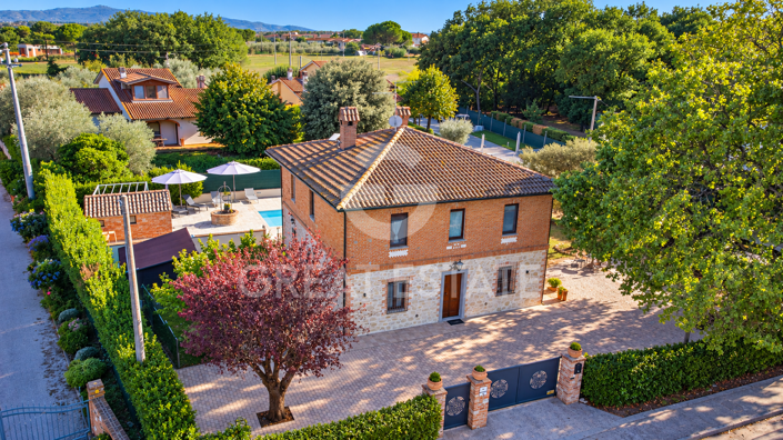 Image No.3-5 Bed Villa for sale