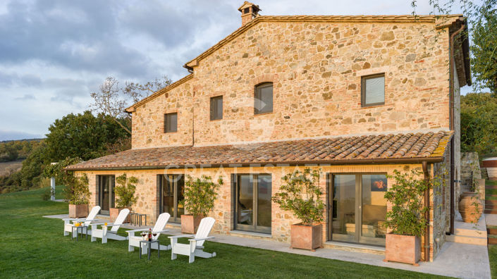 Image No.17-6 Bed Country House for sale