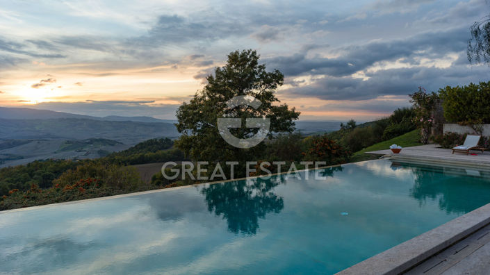 Image No.19-6 Bed Country House for sale