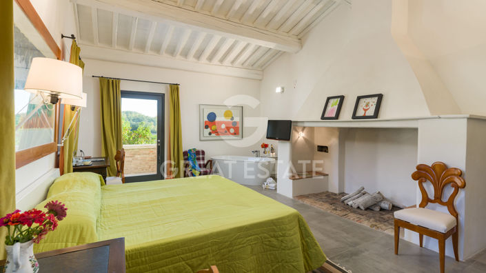 Image No.31-6 Bed Country House for sale