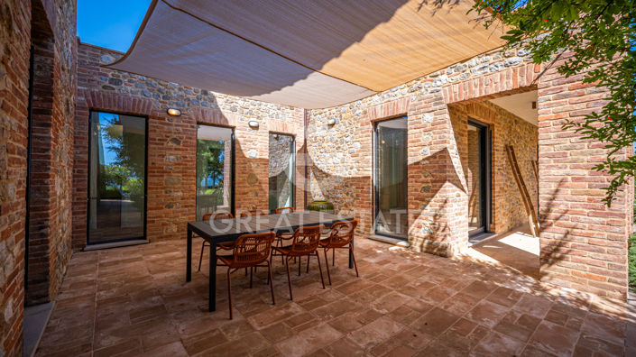 Image No.17-5 Bed Country House for sale