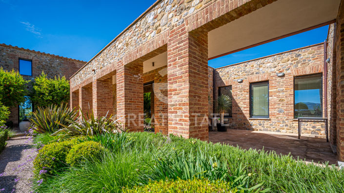 Image No.18-5 Bed Country House for sale