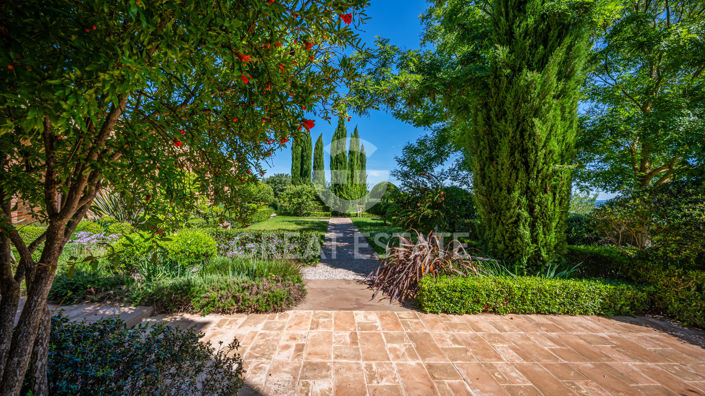 Image No.19-5 Bed Country House for sale