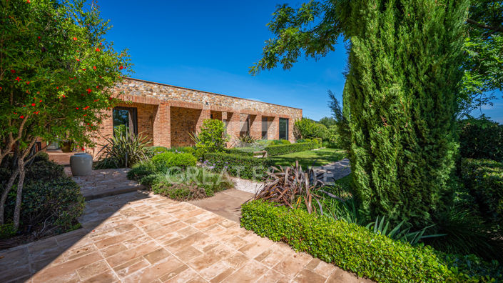 Image No.20-5 Bed Country House for sale