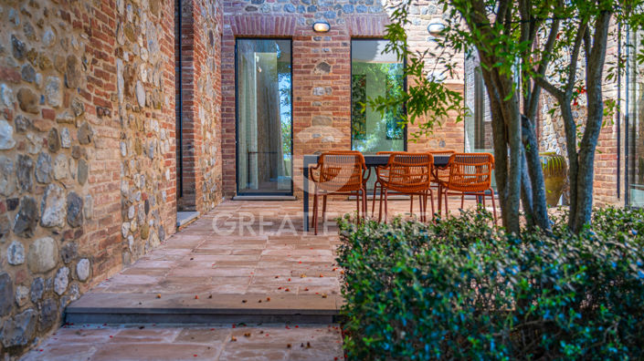 Image No.25-5 Bed Country House for sale