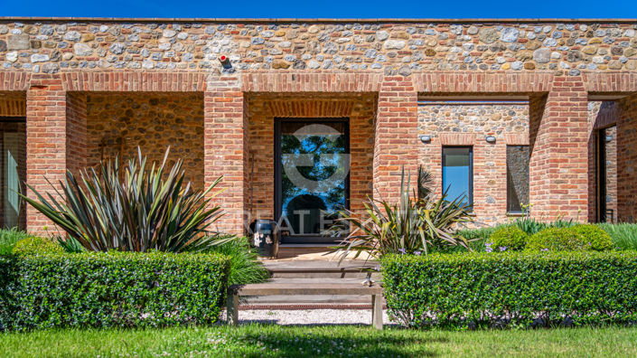 Image No.29-5 Bed Country House for sale